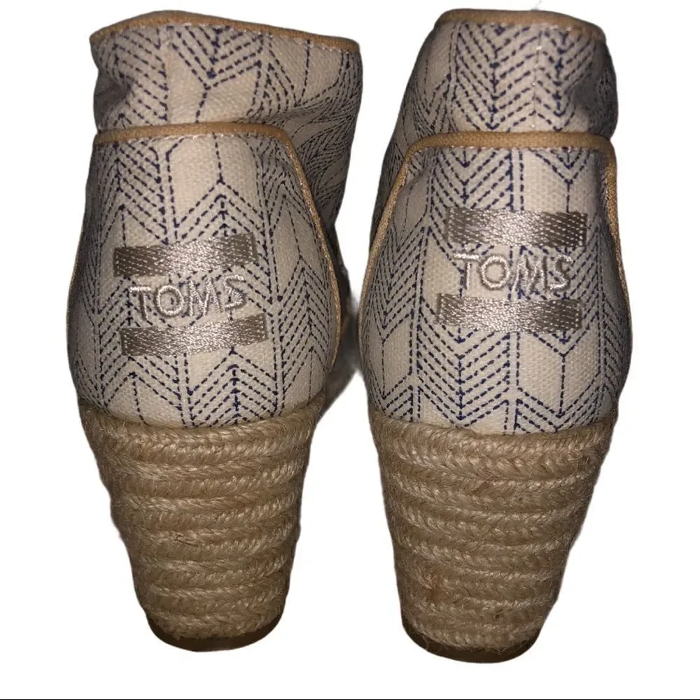 TOMS Lace-Up Shoe Whisper Canvas